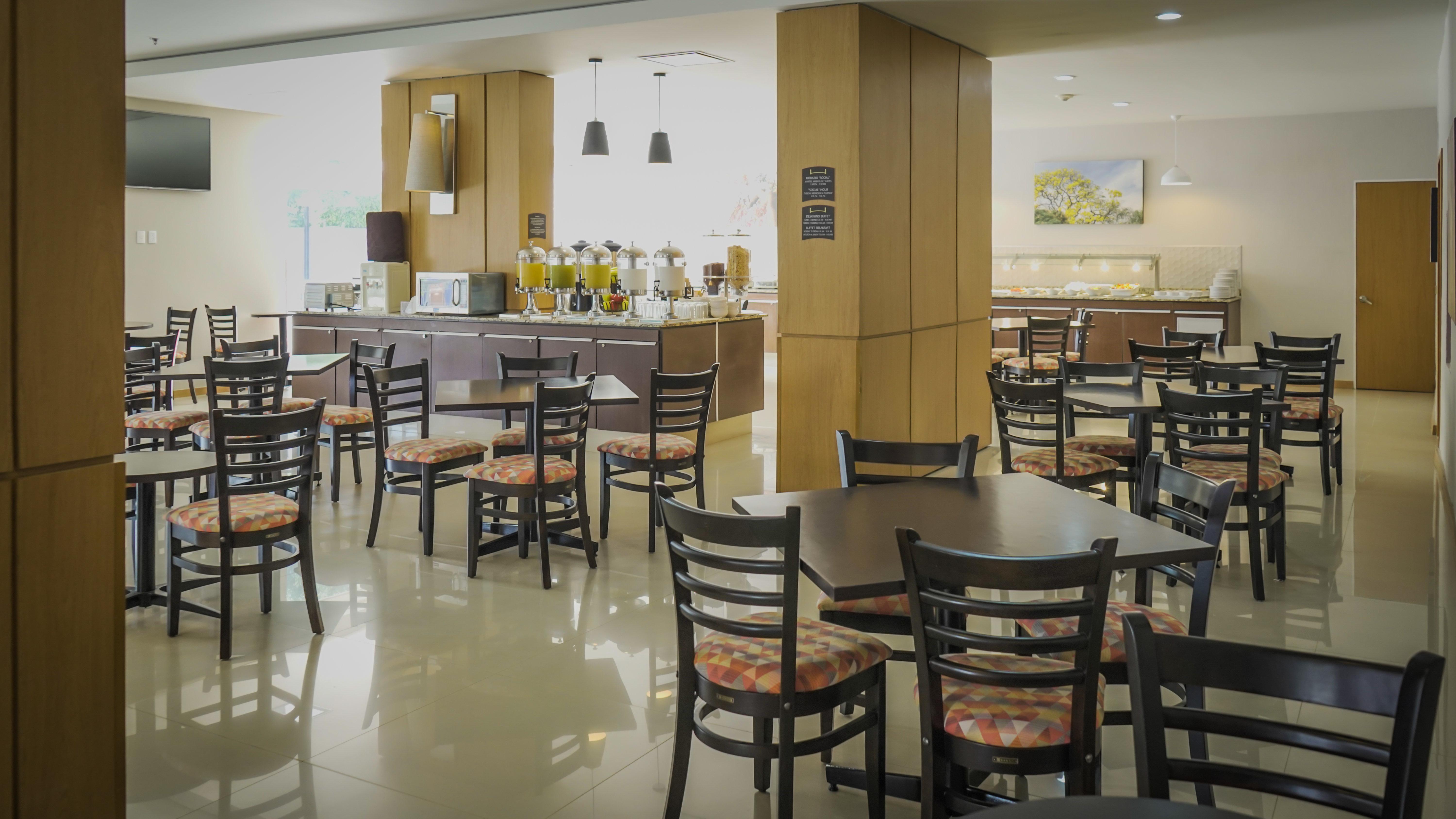 瓜达拉哈拉博览会驻桥套房假日酒店 萨波潘 外观 照片